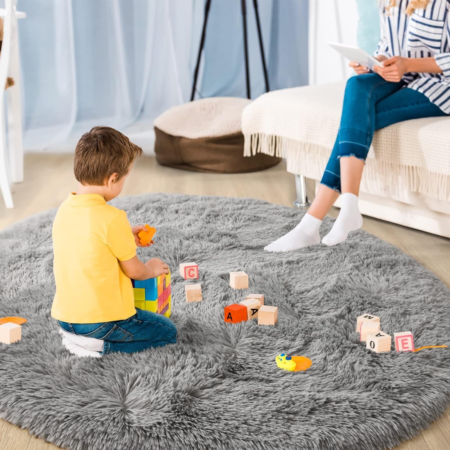 Grey round Rug for Boys, 4'X4' Fluffy Circle Rug for Kids Room, Cute Fuzzy Nursery Rugs Shaggy Play Mats for Teen Boys Furry Circular Living Room Rugs Bedroom Plush Carpet